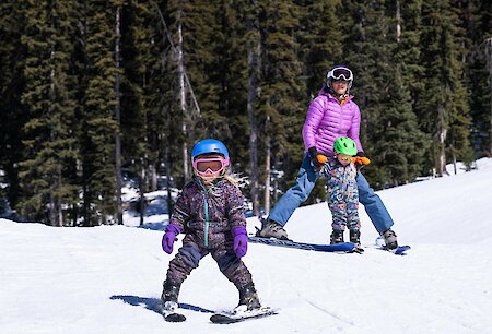 Kids Skiing